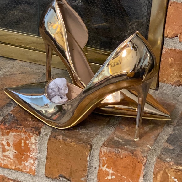 Shoes - Gold high heels